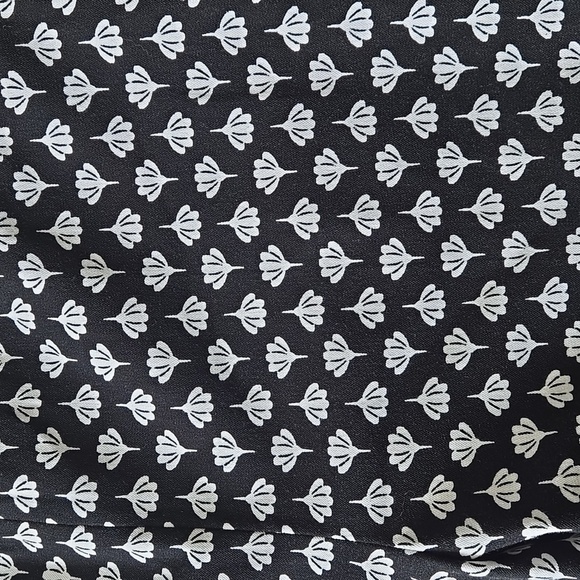 Talbots Chatham Crop Pants With Shell Print - Picture 3 of 10